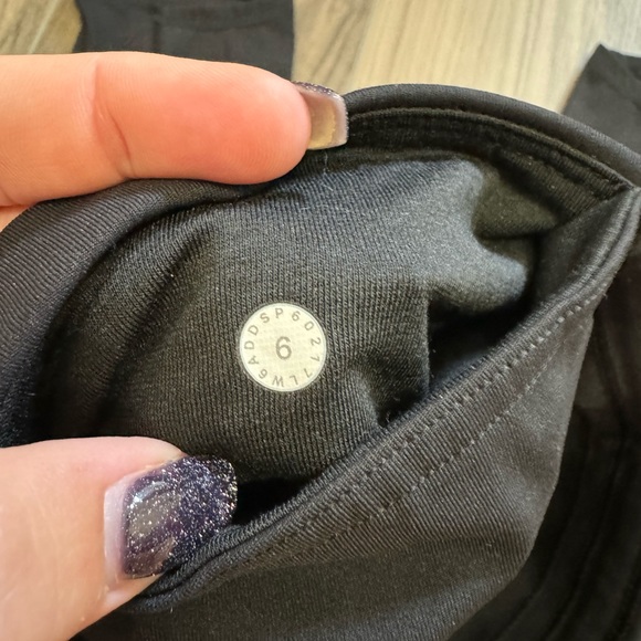 Lululemon 17” Train Times Crop - Picture 9 of 9